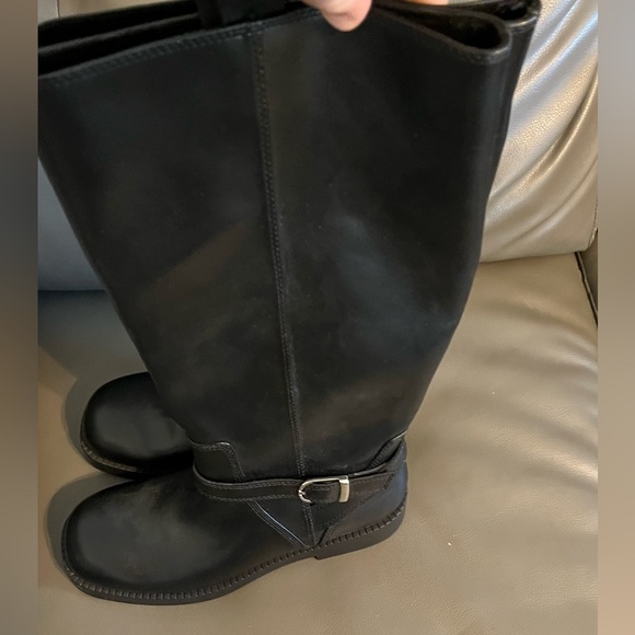 NWT ZARA FLAT BOOT SIZE 7.5 AND 6
🚨FIRM PRICE - Picture 5 of 11